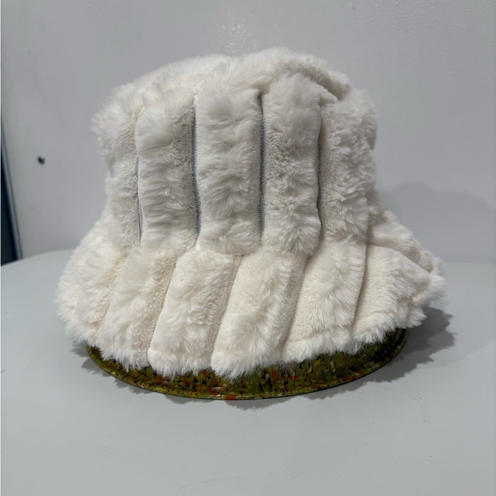 Natalie Mills Becky Winter Bucket Hat White
